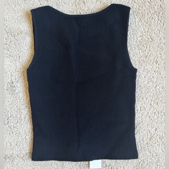 Aritzia Tops - Aritzia Black Babaton Sculpt Knit